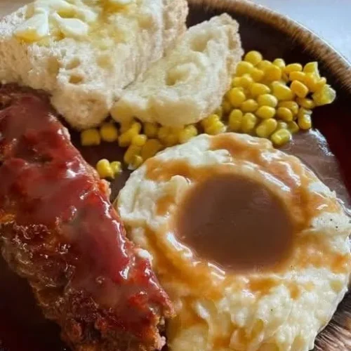 Old-Fashioned Meatloaf with Brown Gravy – Classic Cozy Dinner 2 77 - Old-Fashioned Meatloaf with Brown Gravy – Classic Cozy Dinner
