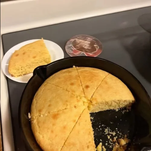 Easy Skillet Cornbread Recipe: Crispy, Buttery, and Perfect Every Time 2 WhatsApp Image 2025 11 13 at 23.04.13 7caec720 - Easy Skillet Cornbread Recipe: Crispy, Buttery, and Perfect Every Time