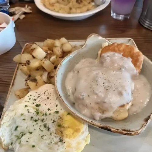 Southern Biscuits and Gravy Recipe – The Ultimate Comfort Breakfast 2 WhatsApp Image 2025 11 17 at 11.21.08 c0d97e60 - Southern Biscuits and Gravy Recipe – The Ultimate Comfort Breakfast