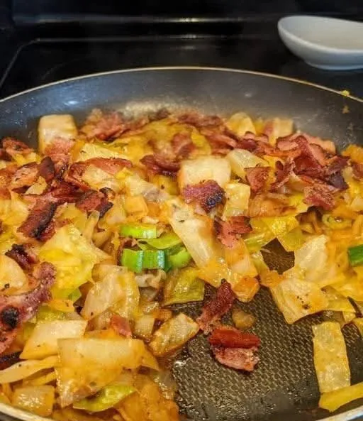 Fried Cabbage with Bacon: The Southern Comfort Classic Everyone’s Craving 1 WhatsApp Image 2025 12 02 at 23.33.37 5d2c7246 - Fried Cabbage with Bacon: The Southern Comfort Classic Everyone’s Craving
