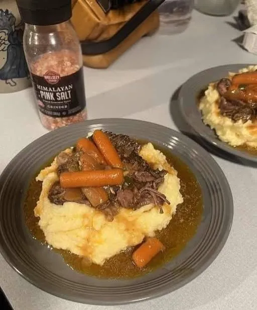 Pot Roast with Mashed Potatoes – The Ultimate Cozy Dinner You’ll Crave Every Week