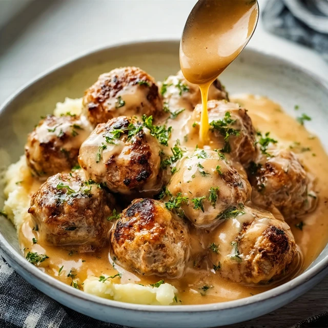 DREAMY SWEDISH MEATBALLS WITH GRAVY 4 Swedish Meatballs with Gravy Recipe